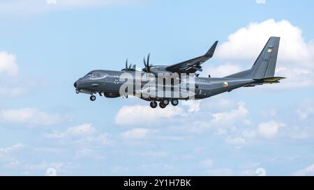 Irish Air corps - Airbus C-295 MSA, arrivant à la RAF Fairford pour prendre part à l'exposition statique au RIAT 2024. Banque D'Images