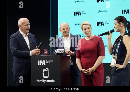 Berlin, Allemagne. 06 septembre 2024. Le chancelier allemand Olaf Scholz au gala d'ouverture et à une visite guidée de l'exposition. (Photo de Beata Siewicz/Pacific Press) crédit : Pacific Press Media production Corp./Alamy Live News Banque D'Images