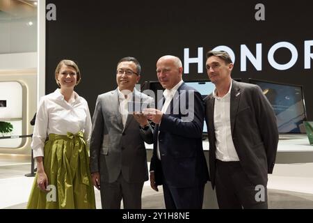 Berlin, Berlin, Allemagne. 6 septembre 2024. Le chancelier allemand Olaf Scholz au gala d'ouverture et à une visite guidée de l'exposition. (Crédit image : © Beata Siewicz/Pacific Press via ZUMA Press Wire) USAGE ÉDITORIAL SEULEMENT! Non destiné à UN USAGE commercial ! Crédit : ZUMA Press, Inc/Alamy Live News Banque D'Images