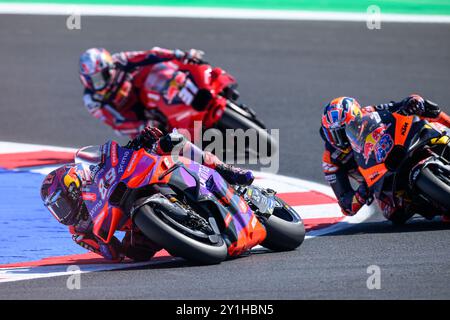 Misano Adriatico, Italie. 7 septembre 2024. Jorge MARTIN (SPA) - Prima Pramac Racing au virage 14 lors de la séance qualificative du MotoGP Gran Premio Red Bull di San Marino 2024 à Misano Adriatico (Italie), 13ème manche du Championnat du monde MotoGP 2024. Crédit : Riccardo Righetti/Alamy Live News Banque D'Images