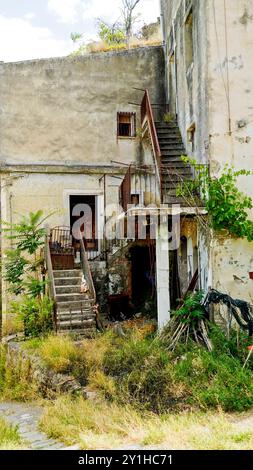 Alianello, village fantôme, Matera, Basilicate, Italie Banque D'Images