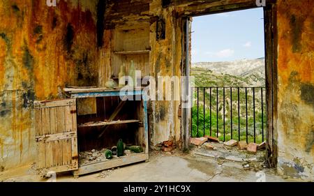 Alianello, village fantôme, Matera, Basilicate, Italie Banque D'Images