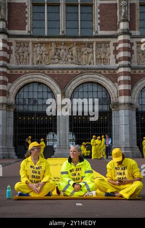 L'extinction de la rébellion bloque le Rijksmuseum Museum à Amsterdam aux pays-Bas 7-9-2024 Banque D'Images