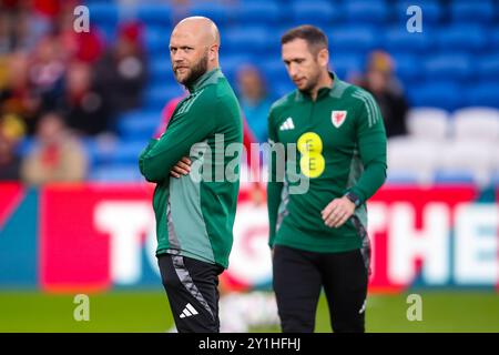 CARDIFF, PAYS DE GALLES - 06 SEPTEMBRE 2024 : James Rowberry, entraîneur adjoint du pays de Galles, lors du match du Groupe H 2025 de l'UEFA Nations League entre le pays de Galles et la Turquie Banque D'Images