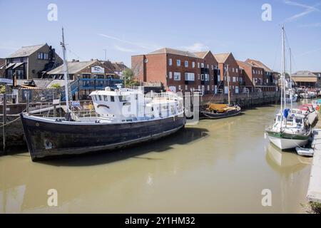 vue sur le port cinque de sandwich sur la rivière stour dans le kent Banque D'Images