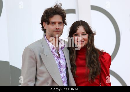 Italie, Lido di Venezia, 06 septembre 2024 : Tayo Cittadella Jacobsen et Andrea Braein Hovig assistent à un tapis rouge pour 'Kjaerlighet' (amour) lors du 81e Festival international du film de Venise le 06 septembre 2024 à Venise, Italie. Photo © Ottavia Da Re/Sintesi/Alamy Live News Banque D'Images