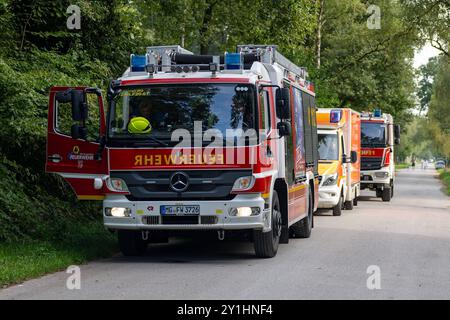 Übung zur Bekämpfung eines Vegetationsbrandes AM 07.09.2024Übung zur Bekämpfung eines Vegetationsbrandes AM 07.09.2024 07.09.24, Umwelt, Ungluecke : Uebung zur Bekaempfung eines Vegetations- bzw. Waldbrandes im Hardter Wald in Moenchengladbach mit CA. 80 Einsatzkraeften. Die ersten Einsatzkraefte sind vor Ort. Foto : Kirchner-Media/TH *** exercice de lutte contre un incendie de végétation le 07 09 2024Exercise de lutte contre un incendie de végétation le 07 09 2024 07 09 24, environnement, accidents exercice de lutte contre un incendie de végétation ou de forêt à Hardter Wald à Moenchengladbach avec approx. 80 services d'urgence le premier EM Banque D'Images