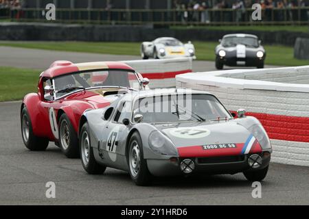 Goodwood, West Sussex, Royaume-Uni. 7 septembre 2024. Course rapprochée au Goodwood Revival à Goodwood, West Sussex, Royaume-Uni. © Malcolm Greig/Alamy Live News Banque D'Images