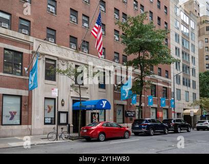 Le Vanderbilt YMCA est situé sur la E. 47e place à Turtle Bay, New York City, 2024, USA Banque D'Images