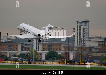 Londres, Royaume-Uni. 7 septembre 2024. L'aéroport de London City au Royaume-Uni a prévu d'augmenter son plafond annuel de passagers à neuf millions de passagers par an, contre six millions et demi approuvés par le gouvernement, et d'effectuer trois vols supplémentaires dans la première demi-heure de ses opérations quotidiennes. Cependant, son plan d'étendre les opérations jusqu'à samedi après-midi a été rejeté et doit continuer à fermer à 12h30 le samedi malgré le souhait de prolonger jusqu'à 18:30. Crédit : MARTIN DALTON/Alamy Live News Banque D'Images