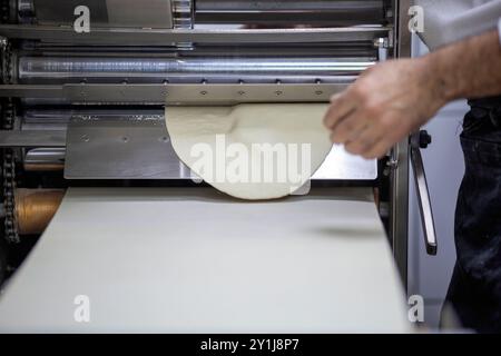 Machine industrielle rapide entièrement automatique Roti Maker Banque D'Images