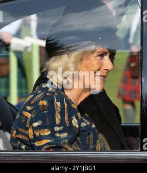 Braemar, Royaume-Uni. 07 septembre 2024. Image © concédée sous licence à Parsons Media. 07/09/2024. Braemar, Royaume-Uni. Le roi assiste au rassemblement Braemar. Le roi Charles III accompagné de la reine Camilla assiste au rassemblement Braemar dans les Highlands d'Écosse près du château de Balmoral. Photo par crédit : andrew parsons/Alamy Live News Banque D'Images