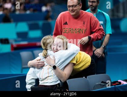 Paris, France. 07 septembre 2024. PARIS, FRANCE - 07 SEPTEMBRE : Sandra MIKOLASCHEK d'allemagne célèbre avoir remporté la médaille d'or contre Borislava Peric-Rankovic de serbie lors du match pour la médaille d'or féminine WS4 lors du para tennis de table des Jeux paralympiques d'été de Paris 2024 au South Paris Arena le 07 septembre 2024 à Paris, France. ( Credit : Mika Volkmann/Alamy Live News Banque D'Images