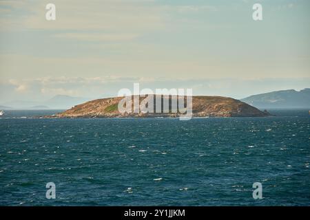 La beauté tranquille de la 'Isla de Dentro', l'île intérieure de l'archipel des Estelas, situé au large de la côte de Monteferro à Nigrán, Galice, Spai Banque D'Images