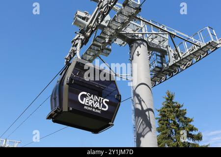 Télé-abine et pylône. Ascenseur le Valléen. Saint-Gervais-les-bains. Haute-Savoie. Auvergne-Rhône-Alpes. France. Europe. Banque D'Images