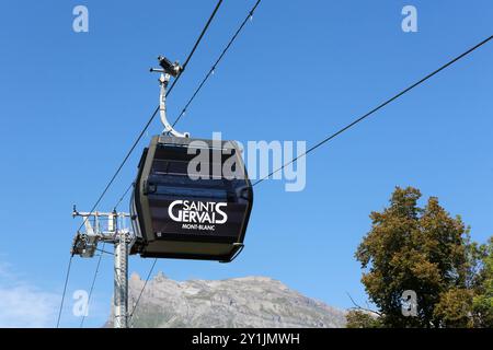 Télé-abine et pylône. Ascenseur le Valléen. Aiguilles de Warens. Saint-Gervais-les-bains. Haute-Savoie. Auvergne-Rhône-Alpes. France. Europe. Banque D'Images