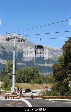 Télé-abine et pylône. Ascenseur le Valléen. Saint-Gervais-les-bains. Haute-Savoie. Auvergne-Rhône-Alpes. France. Europe. Banque D'Images