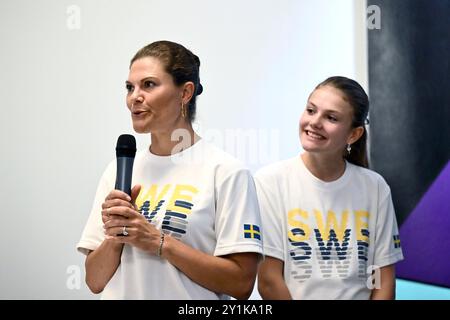 Paris, France. 07 septembre 2024. PARIS, FRANCE 20240907Princesse Victoria et Princesse Estelle lors d'une réception avec l'équipe suédoise à l'ambassade de Suède en France pendant les Jeux paralympiques à Paris. 7 septembre 2024. Photo : Christine Olsson/TT/Code 10430 crédit : TT News Agency/Alamy Live News Banque D'Images