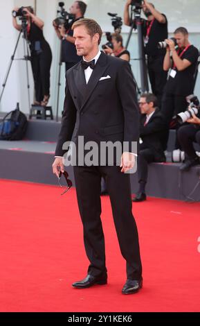 VENISE, ITALIE - 07 SEPTEMBRE : Alexander Skarsgård assiste à la cérémonie de clôture tapis rouge lors du 81ème Festival International du film de Venise au Palazzo del Cinema le 07 septembre 2024 à Venise, Italie Banque D'Images