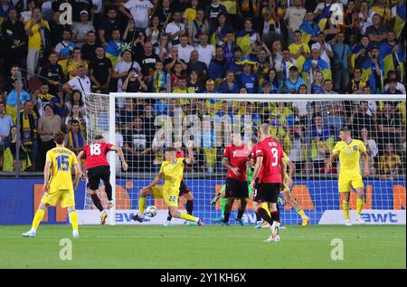 Prague, Tchéquie. 7 septembre 2024. Match de l'UEFA Nations League Ukraine - Albanie à l'Epet Arena de Prague. Ardian Ismajli (#18) marque un but. Crédit : Oleksandr Prykhodko/Alamy Live News Banque D'Images