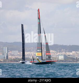 Sabadell, Barcelone, Espagne. 7 septembre 2024. Barcelone Espagne 07.09.2024 Luna Rossa Prada Pirelli et NYYC American Magic naviguent lors de la 37a America's Cup Barcelona 2024 entre Round Robin 7 le 07 septembre 2024 à Barcelone. (Crédit image : © Xavi Urgeles/ZUMA Press Wire) USAGE ÉDITORIAL SEULEMENT! Non destiné à UN USAGE commercial ! Crédit : ZUMA Press, Inc/Alamy Live News Banque D'Images