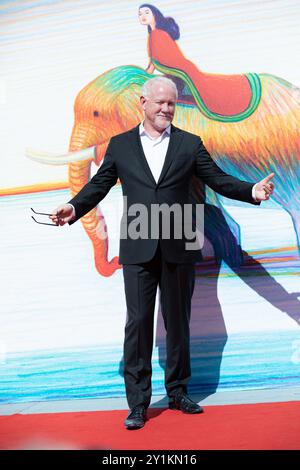 Venise, Italie. 07 septembre 2024. VENISE, ITALIE - 07 SEPTEMBRE : John Debney au tapis rouge 'Horizon : an American Saga - Chapter 2' lors du 81e Festival international du film de Venise à Sala Giardino le 07 septembre 2024 à Venise, Italie. CAP/KA © Kristina Afanasyeva/Capital Pictures crédit : Capital Pictures/Alamy Live News Banque D'Images