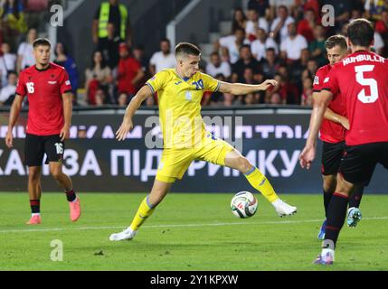 Prague, Tchéquie. 7 septembre 2024. Match de l'UEFA Nations League Ukraine - Albanie à l'Epet Arena de Prague. Oleksandr Pikhalonok d'Ukraine (C, #20) en action. Crédit : Oleksandr Prykhodko/Alamy Live News Banque D'Images