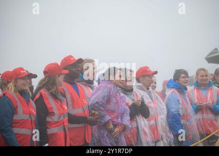 South Shields, Royaume-Uni. 8 septembre 2024. Météo britannique : pluie et brouillard à la ligne d'arrivée de la Great North Run à South Shields. Credit : Bradley Taylor / Alamy Live News Banque D'Images