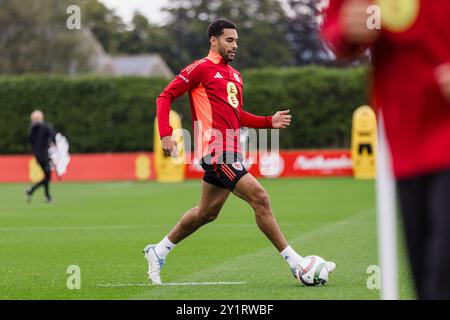 PONTYCLE, ROYAUME-UNI. 08 septembre 2024. Ben Cabango du pays de Galles lors d'une séance d'entraînement masculin senior du pays de Galles au Vale Resort avant le match de l'UEFA Nations League 2025 entre le Monténégro et le pays de Galles au City Stadium NikšićNikšić le 9 septembre 2024 (PIC by John Smith/FAW) crédit : Football Association of Wales/Alamy Live News Banque D'Images