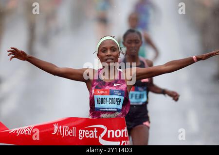 Mary Ngugi-Cooper remporte l'Elite Women's race lors de l'AJ Bell Great North Run 2023 à travers Newcastle upon Tyne, Gateshead et South Shields. Date de la photo : dimanche 8 septembre 2024. Banque D'Images