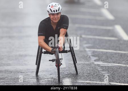 Jade Hall remporte la course féminine en fauteuil roulant lors de l'AJ Bell Great North Run 2023 à Newcastle upon Tyne, Gateshead et South Shields. Date de la photo : dimanche 8 septembre 2024. Banque D'Images