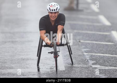 Jade Hall remporte la course féminine en fauteuil roulant lors de l'AJ Bell Great North Run 2023 à Newcastle upon Tyne, Gateshead et South Shields. Date de la photo : dimanche 8 septembre 2024. Banque D'Images