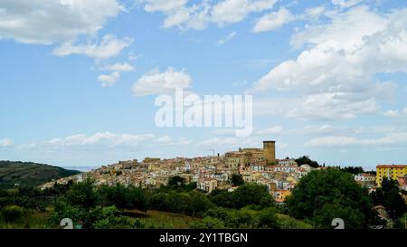 Panorama du village médiéval de Tricarico, Matera, Basilicate, Italie Banque D'Images