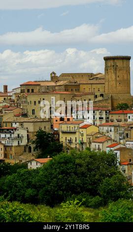 Panorama du village médiéval de Tricarico, Matera, Basilicate, Italie Banque D'Images