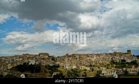 Panorama du village médiéval de Tricarico, Matera, Basilicate, Italie Banque D'Images
