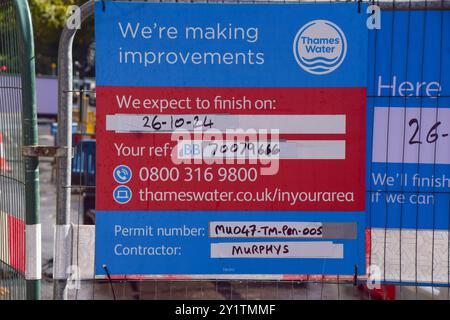 Londres, Royaume-Uni. 8 septembre 2024. Un site d'amélioration des conduites d'eau de la Tamise dans le centre de Londres. Plus d'un billion de litres d'eau ont été perdus à la suite de fuites par des compagnies d'eau en Angleterre et au pays de Galles l'an dernier, le plus grand volume de fuites provenant de Thames Water, selon les rapports. Crédit : Vuk Valcic/Alamy Live News Banque D'Images