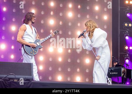 Preston, Angleterre, 8 septembre 2024. Delta Goodrem joue sur la scène principale de BBC Radio 2 dans le parc de Preston. Crédit : Izzy Clayton/Alamy Live News Banque D'Images