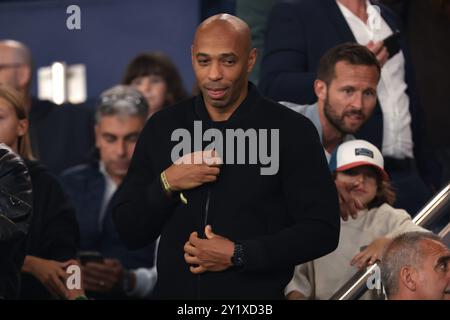 Paris, France. 6 septembre 2024. Thierry Henry, ancien footballeur français, AS Monaco, Juventus et Arsenal réagit dans la tribune avant le match de l'UEFA Nations League au Parc des Princes, Paris. Le crédit photo devrait se lire : Jonathan Moscrop/Sportimage crédit : Sportimage Ltd/Alamy Live News Banque D'Images