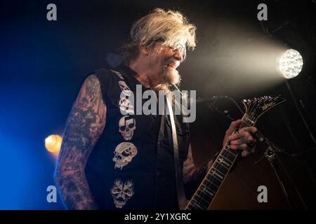 Oslo, Norvège. 28 août 2024. Le guitariste et musicien américain Chris Holmes donne un concert au John Dee à Oslo. Banque D'Images