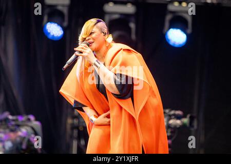 Preston, Angleterre, 8 septembre 2024. Gabrielle joue sur la scène principale à BBC Radio 2 dans le parc de Preston. Crédit : Izzy Clayton/Alamy Live News Banque D'Images