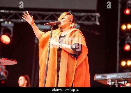 Preston, Angleterre, 8 septembre 2024. Gabrielle joue sur la scène principale à BBC Radio 2 dans le parc de Preston. Crédit : Izzy Clayton/Alamy Live News Banque D'Images