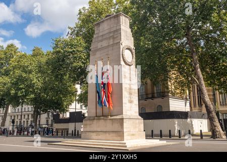 Londres, Royaume-Uni – août 25 2024. Le mémorial de guerre du cénotaphe à Whitehall, Londres Banque D'Images
