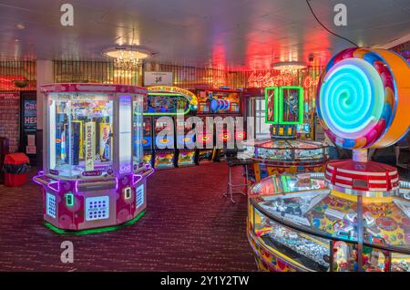 Salle de jeux sur la jetée de Sandown, Sandown, île de Wight, Angleterre, Royaume-Uni Banque D'Images