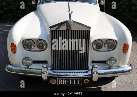 Le nuage d'argent blanc Rolls Royce à Haikko Manor hôtel près de Porvoo dans le sud de la Finlande Banque D'Images