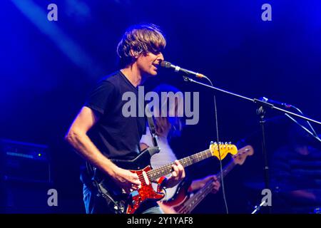 STEPHEN MALKMUS et les JICKS, CONCERT, GREEN MAN FESTIVAL 2012 : Stephen Malkmus et les Jicks jouent sur la scène de montagne au Green Man Festival 2012 à Glanusk Park, Brecon, pays de Galles, août 2012. Photo : Rob Watkins. INFO : Stephen Malkmus and the Jicks est un groupe de rock indépendant américain dirigé par Stephen Malkmus de Pavement. Connu pour ses paroles pleines d'esprit, son éclectique et son travail expérimental de guitare, le groupe mélange des influences rock, psychisme et jam avec le style original et décontracté de Malkmus. Banque D'Images