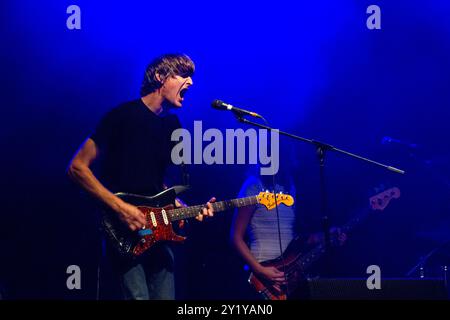 STEPHEN MALKMUS et les JICKS, CONCERT, GREEN MAN FESTIVAL 2012 : Stephen Malkmus et les Jicks jouent sur la scène de montagne au Green Man Festival 2012 à Glanusk Park, Brecon, pays de Galles, août 2012. Photo : Rob Watkins. INFO : Stephen Malkmus and the Jicks est un groupe de rock indépendant américain dirigé par Stephen Malkmus de Pavement. Connu pour ses paroles pleines d'esprit, son éclectique et son travail expérimental de guitare, le groupe mélange des influences rock, psychisme et jam avec le style original et décontracté de Malkmus. Banque D'Images