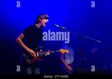 STEPHEN MALKMUS et les JICKS, CONCERT, GREEN MAN FESTIVAL 2012 : Stephen Malkmus et les Jicks jouent sur la scène de montagne au Green Man Festival 2012 à Glanusk Park, Brecon, pays de Galles, août 2012. Photo : Rob Watkins. INFO : Stephen Malkmus and the Jicks est un groupe de rock indépendant américain dirigé par Stephen Malkmus de Pavement. Connu pour ses paroles pleines d'esprit, son éclectique et son travail expérimental de guitare, le groupe mélange des influences rock, psychisme et jam avec le style original et décontracté de Malkmus. Banque D'Images