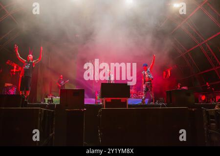 Concert de musique - la Sad - Summersad Tour 2024 Theo Matteo Botticini, Plant Francesco Emanuele Clemente e Fiks Enrico fonte de la Sad Sesto San Giovanni mi Carroponte Italie Copyright : xLucaxMicheli/TSCKx/xLiveMediax LPM 1509511 Banque D'Images