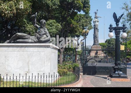 Le monument du Parque Centenario commémorant le centenaire de l'indépendance dans le centre-ville historique de Guayaquil, Équateur Banque D'Images