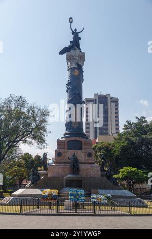 Le monument du Parque Centenario commémorant le centenaire de l'indépendance dans le centre-ville historique de Guayaquil, Équateur Banque D'Images